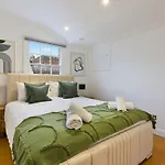 Bright 2 Bed In Central London
