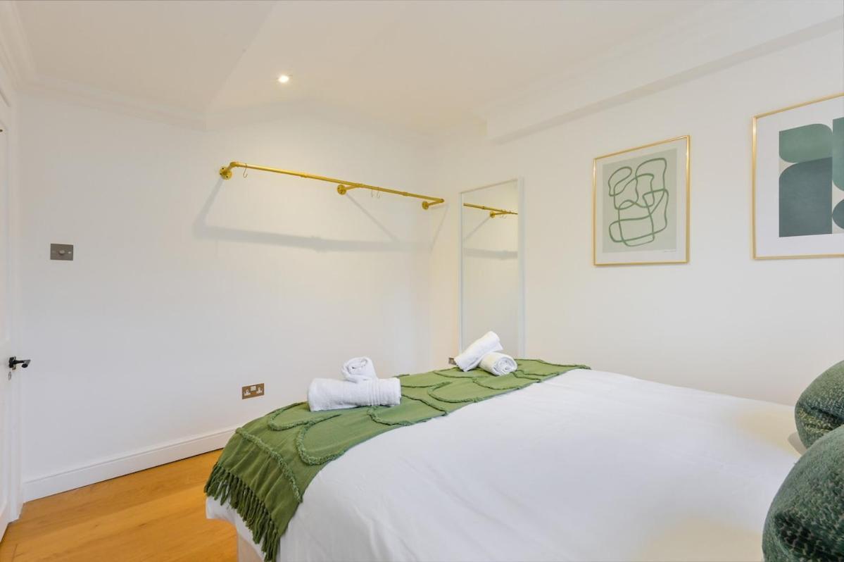 Bright 2 Bed In * Londra